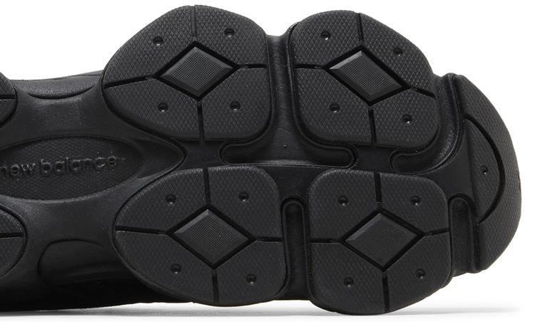 9060 Triple Black
